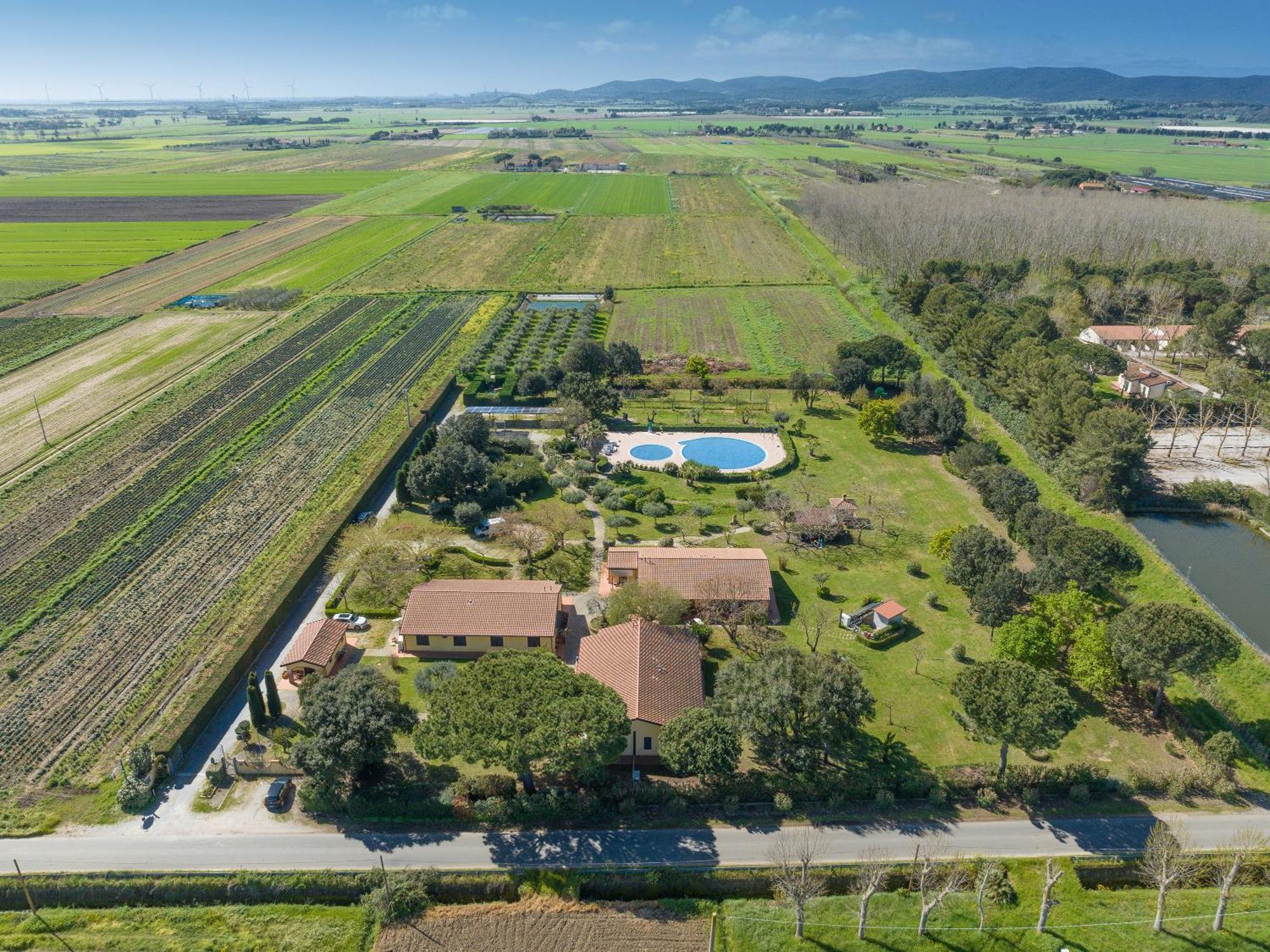 Il Girasole - Limone Villa Venturina Terme Bagian luar foto